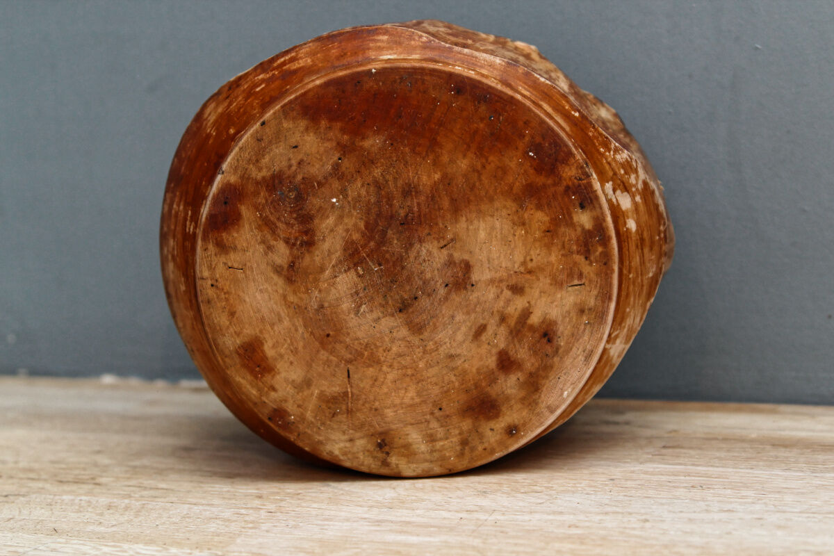 Brutalist wooden cut