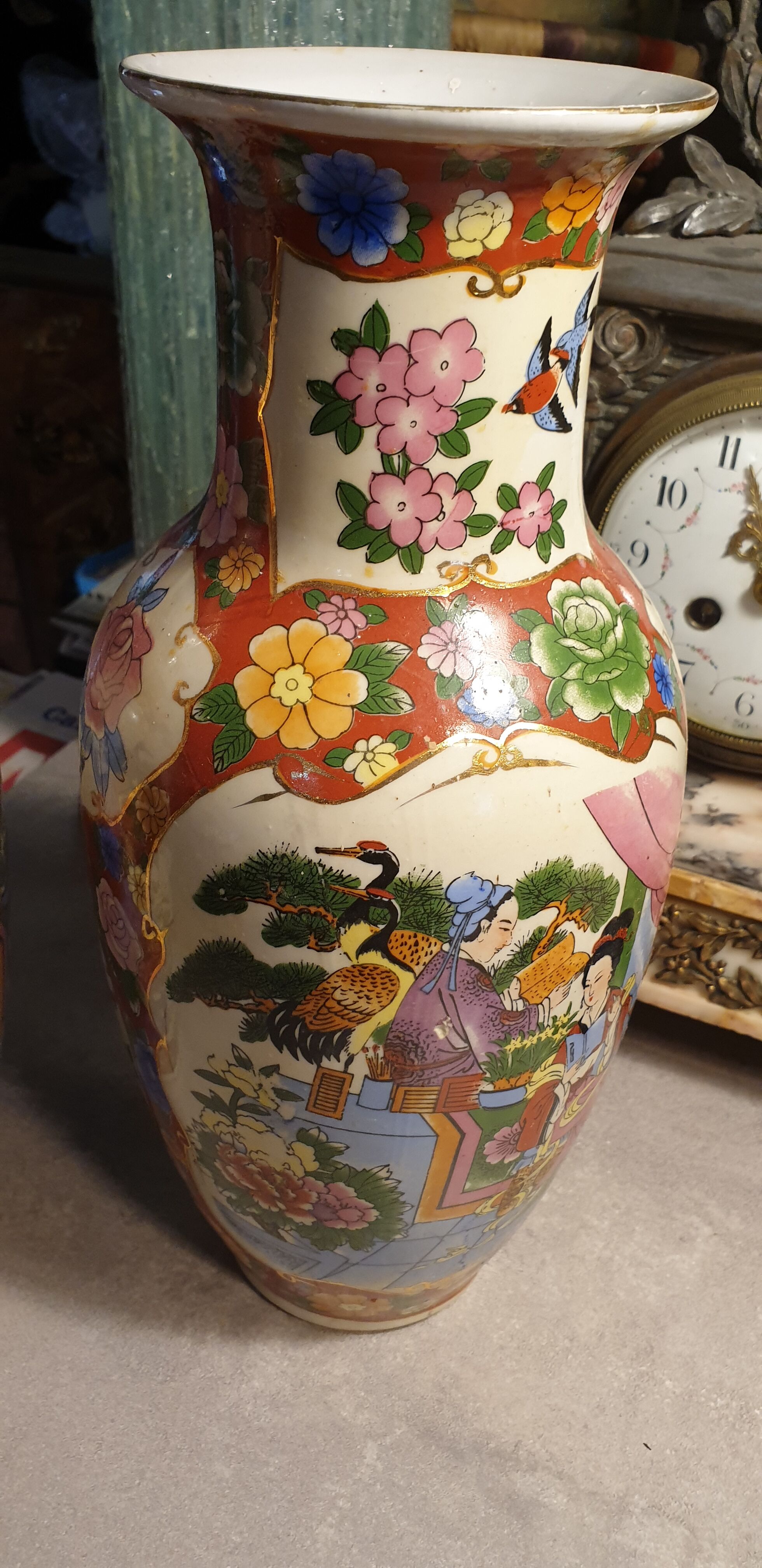 Pair of vases JAPAN, Imari, late nineteenth century -