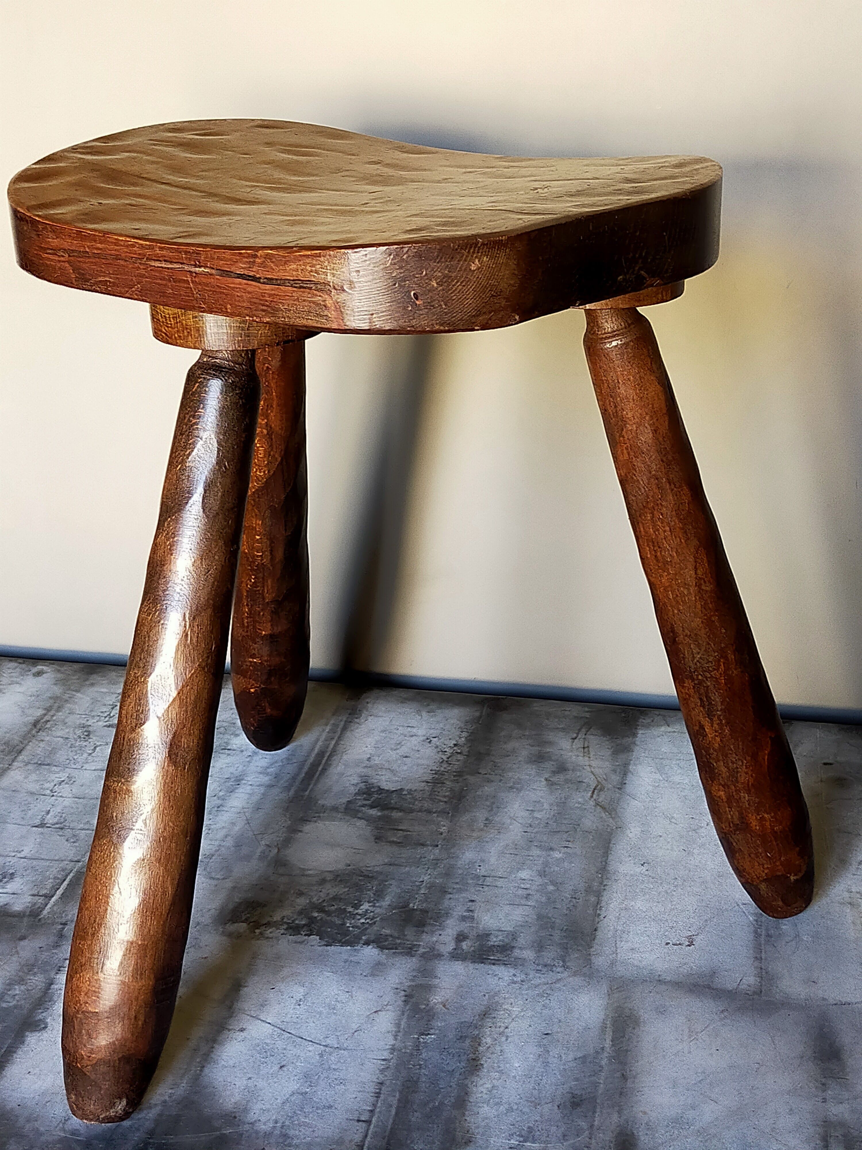 Vintage tripod stool form free feet solid wooden rockets