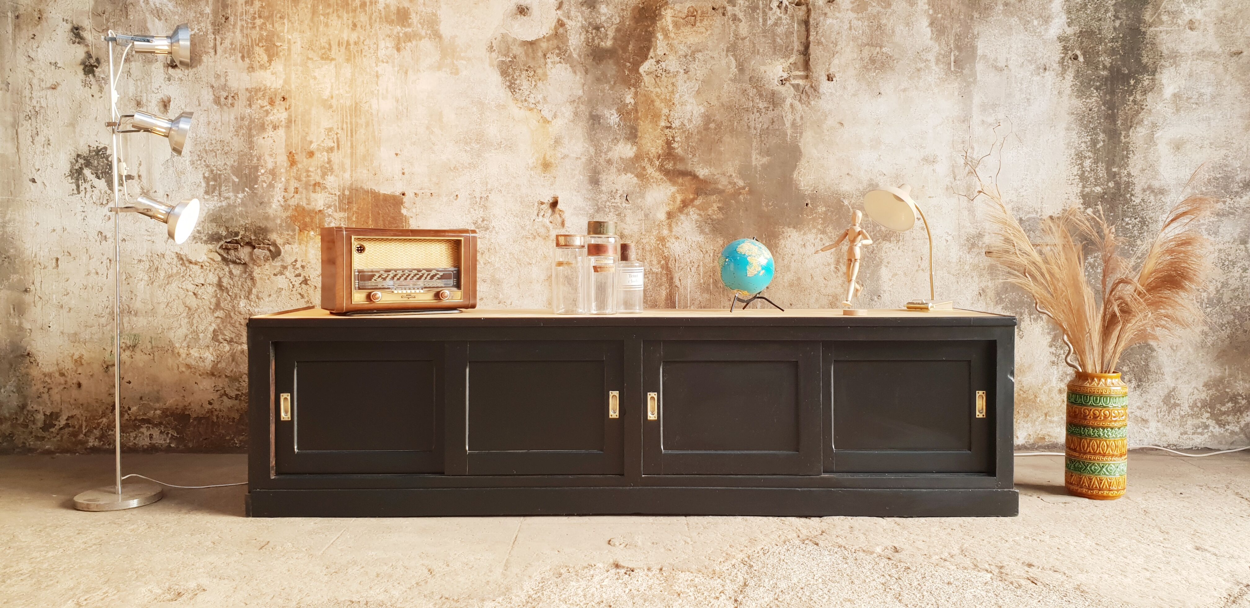 Trade furniture