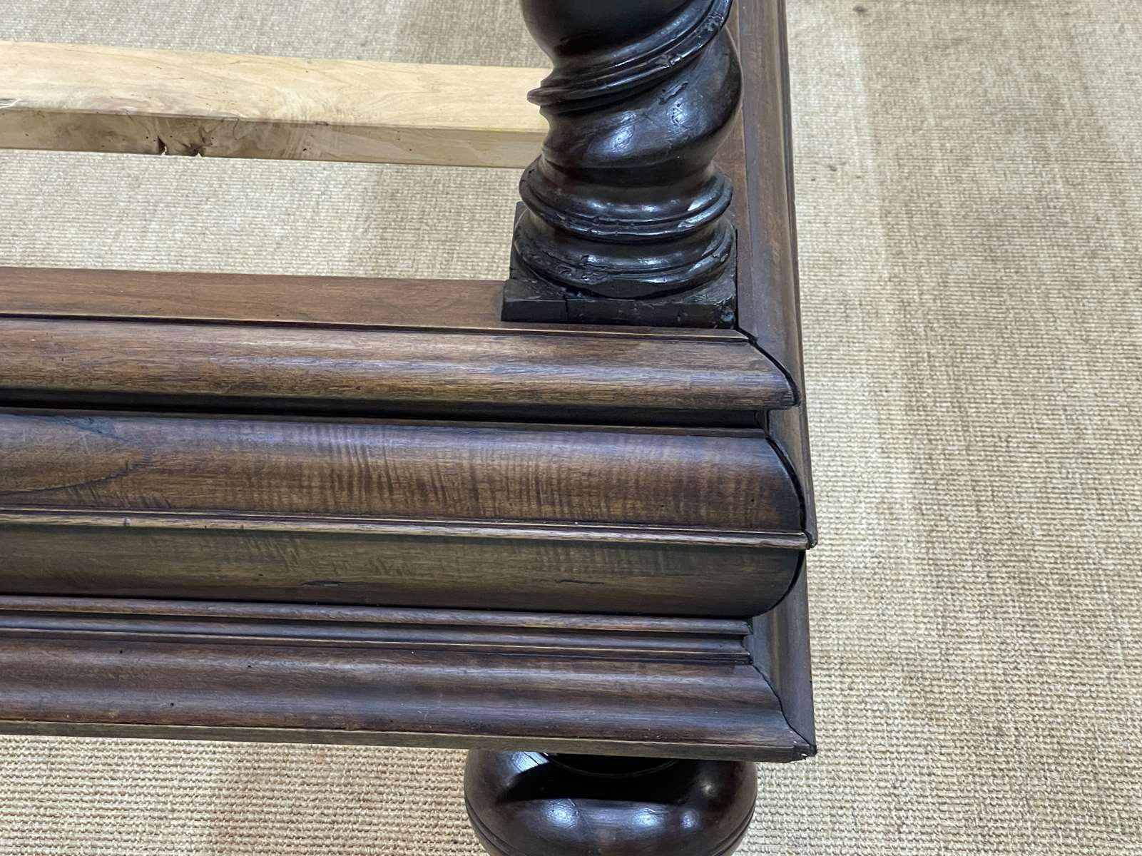Louis XIII four-poster bed in walnut and poplar