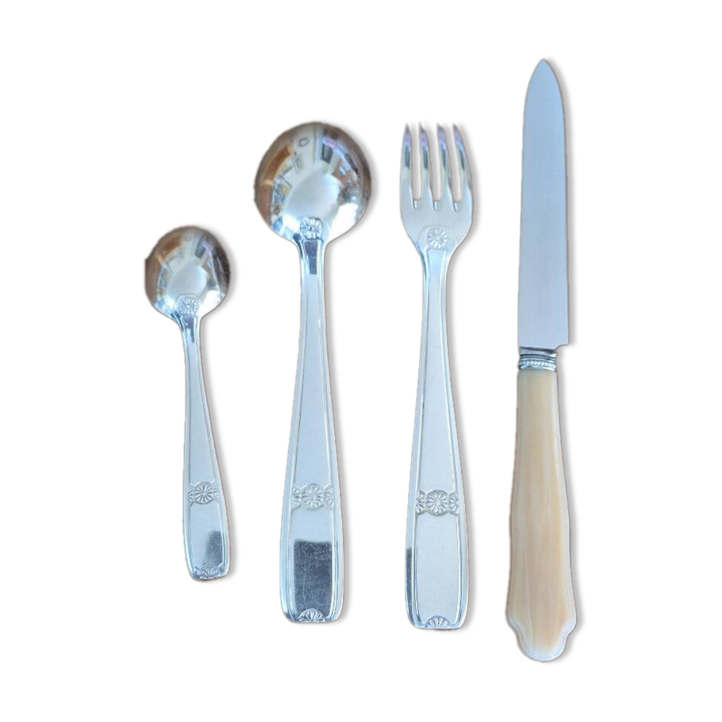 Silver-plated cutlery set