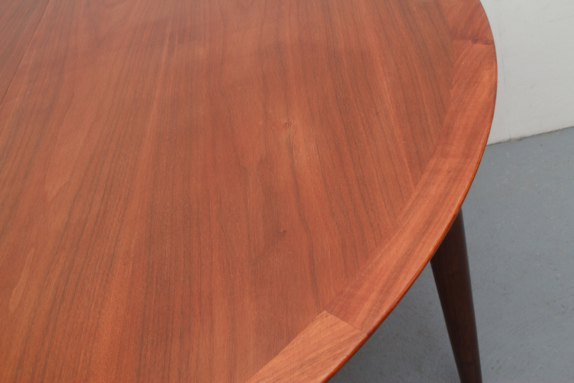 1960s extendible diningtable walnut by Lübke