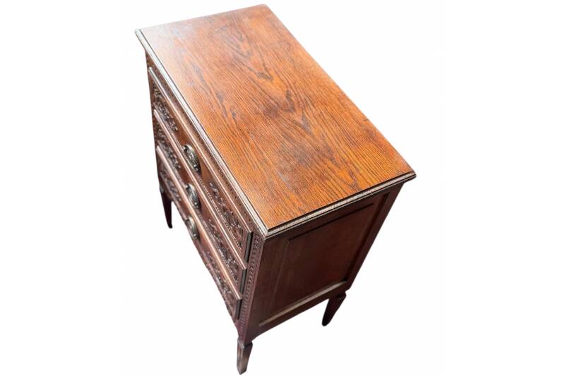 Petite commode, France, vers 1930.