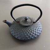Théière japonaise en fonte