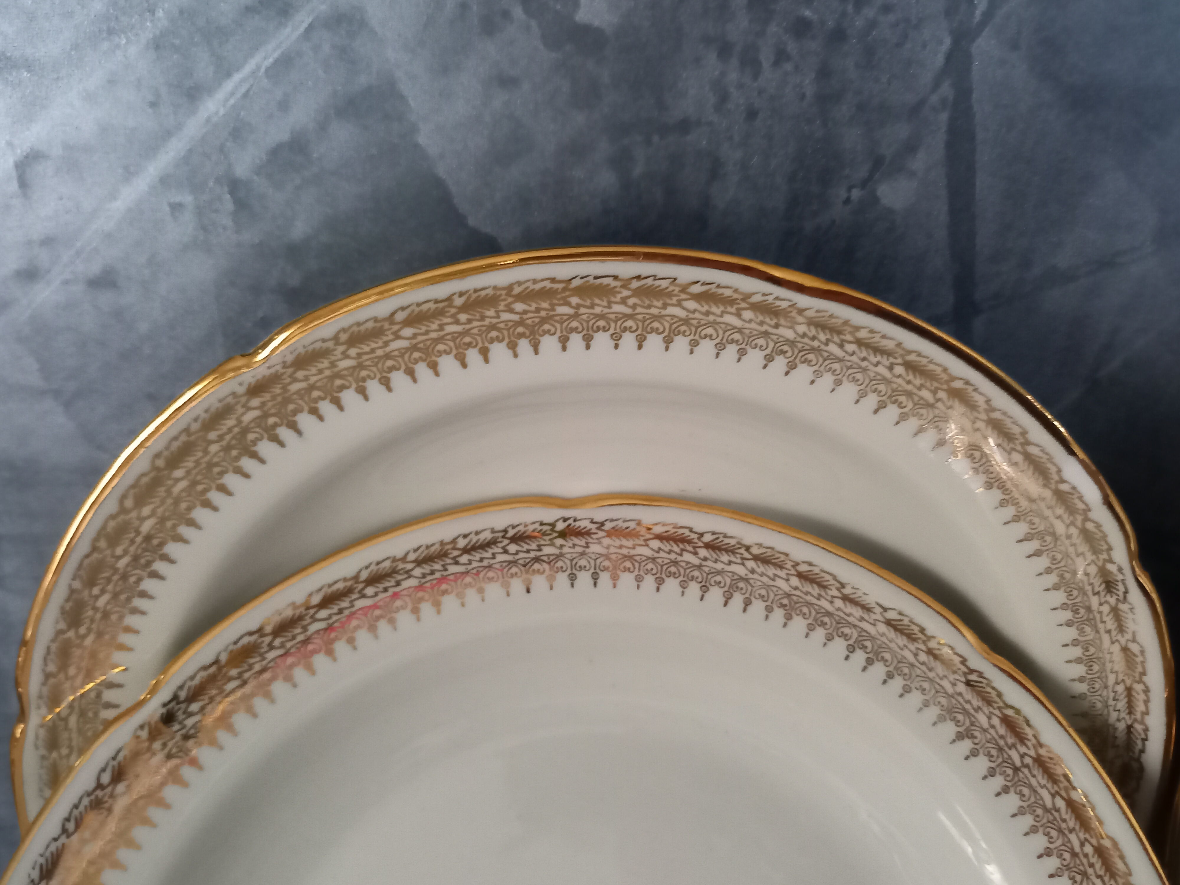 Lot of 8 hollow plates