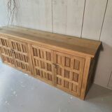 Brutalist buffet