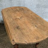 Round folding table