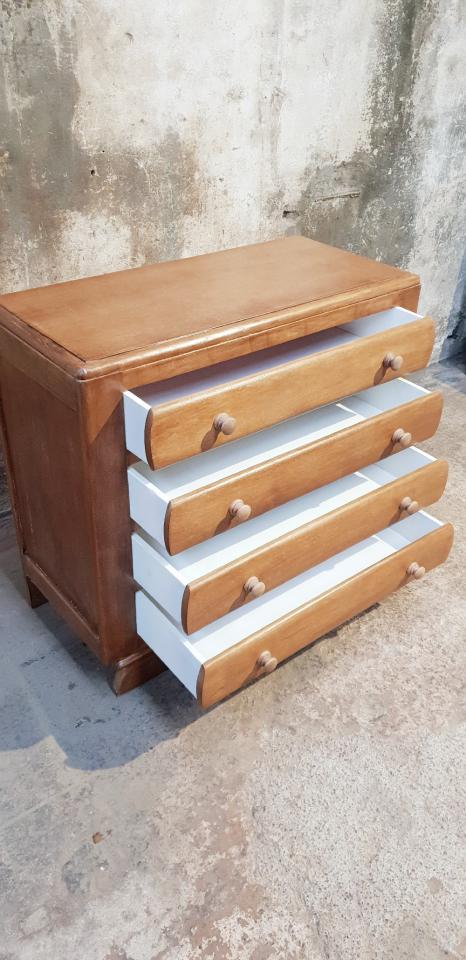 Vintage chest of drawers
