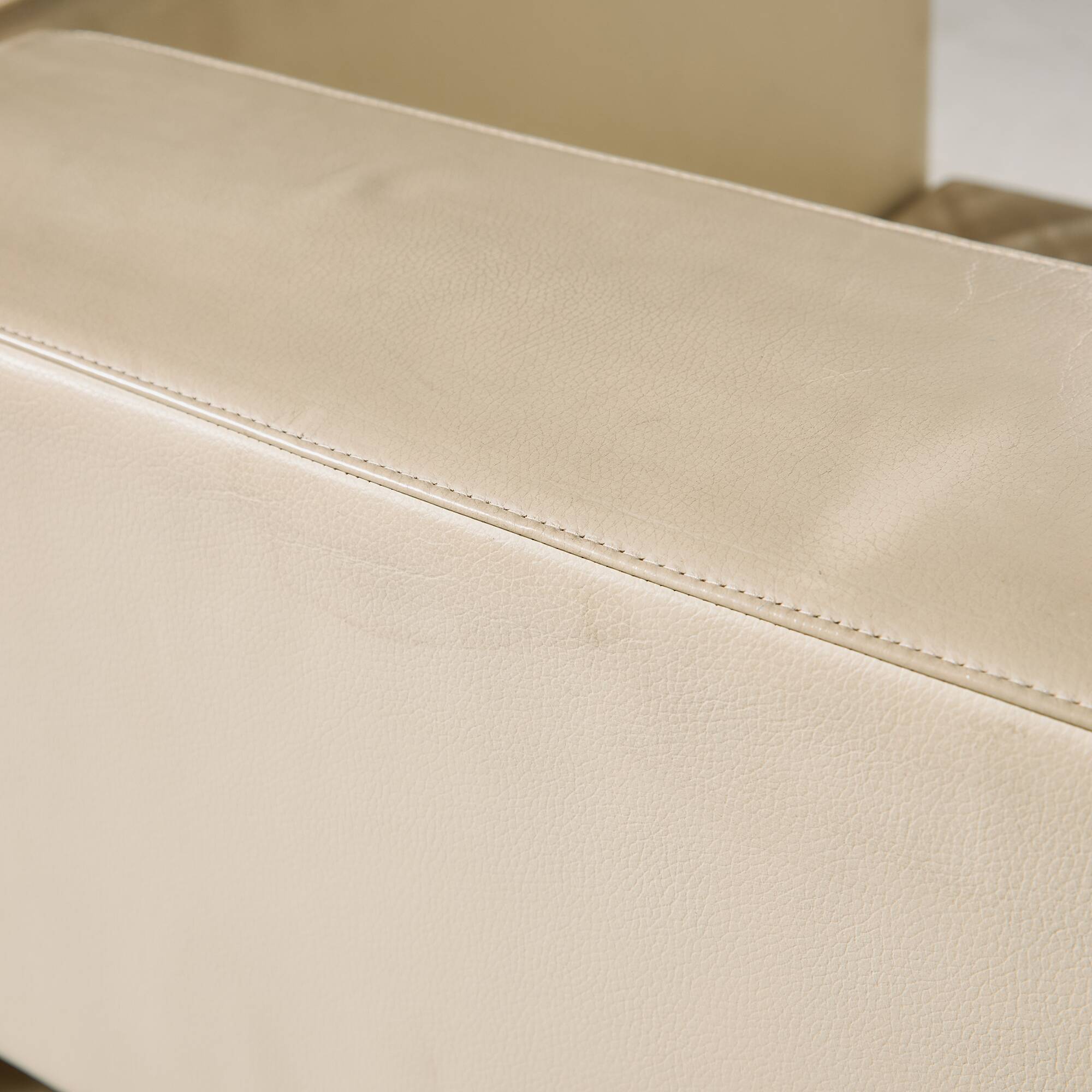 Kinnarps leather armchair