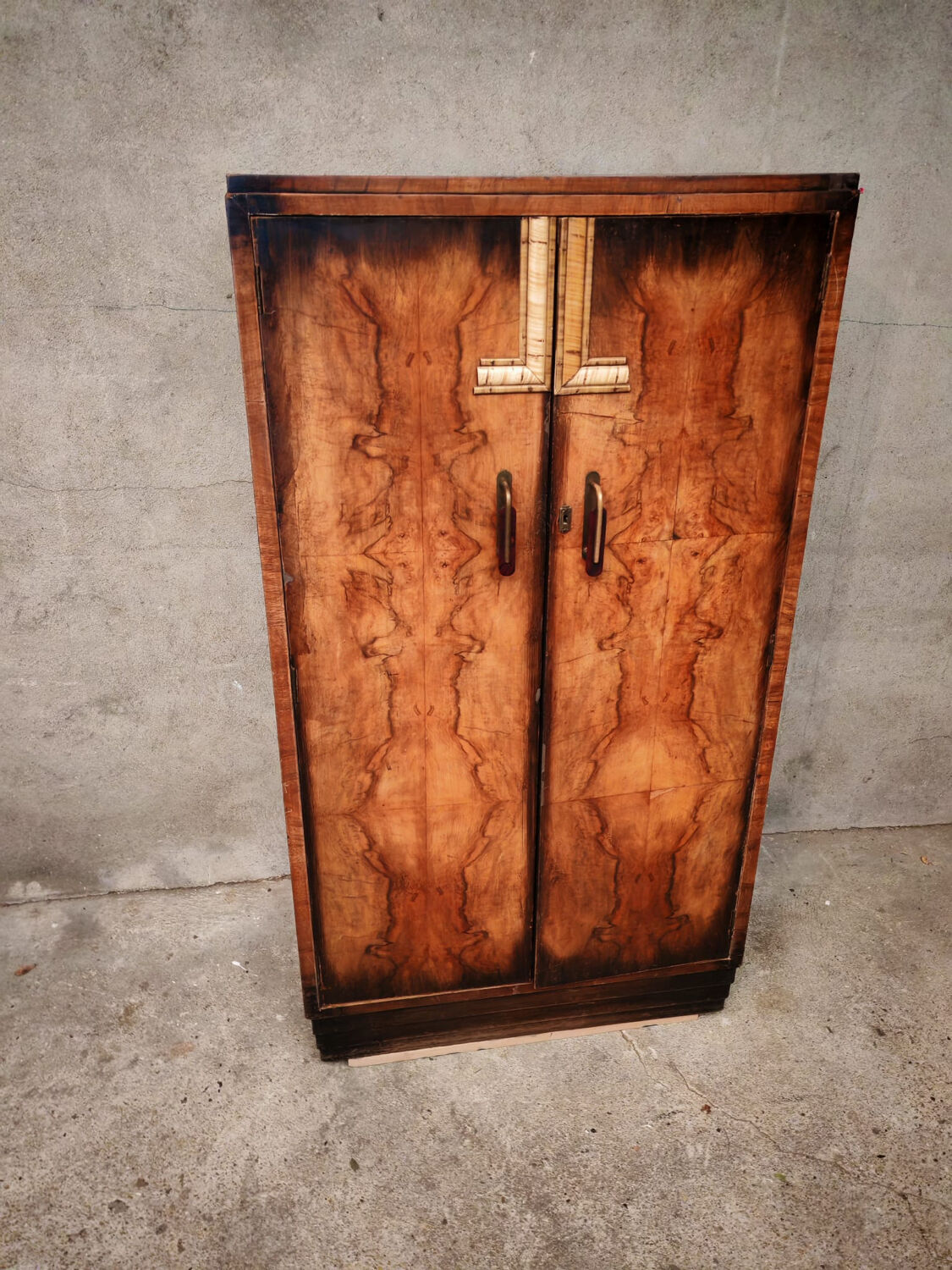 Officer's wardrobe cabinet