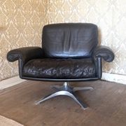 Set of 2 leather swivel lounge chairs De Sede DS-31