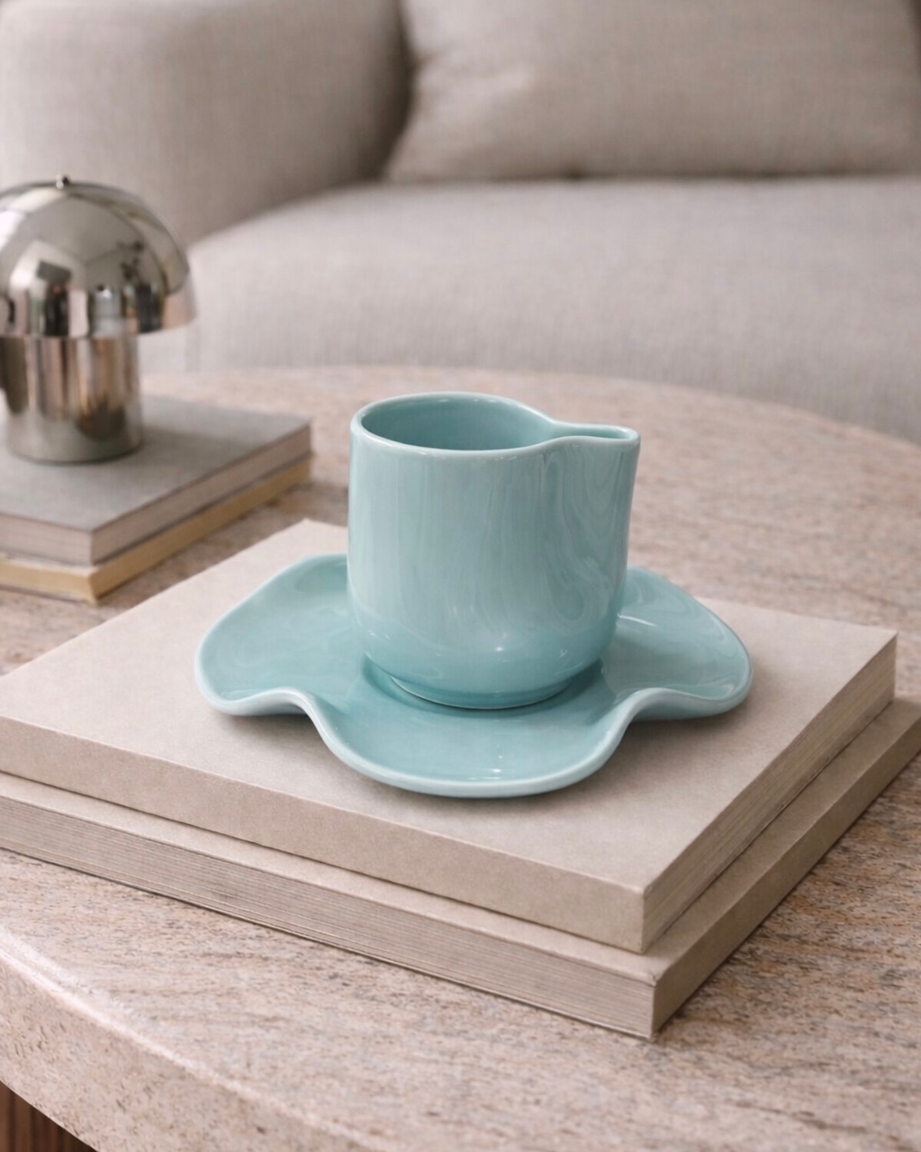 Set of wavy ceramic cup and saucer - sky blue