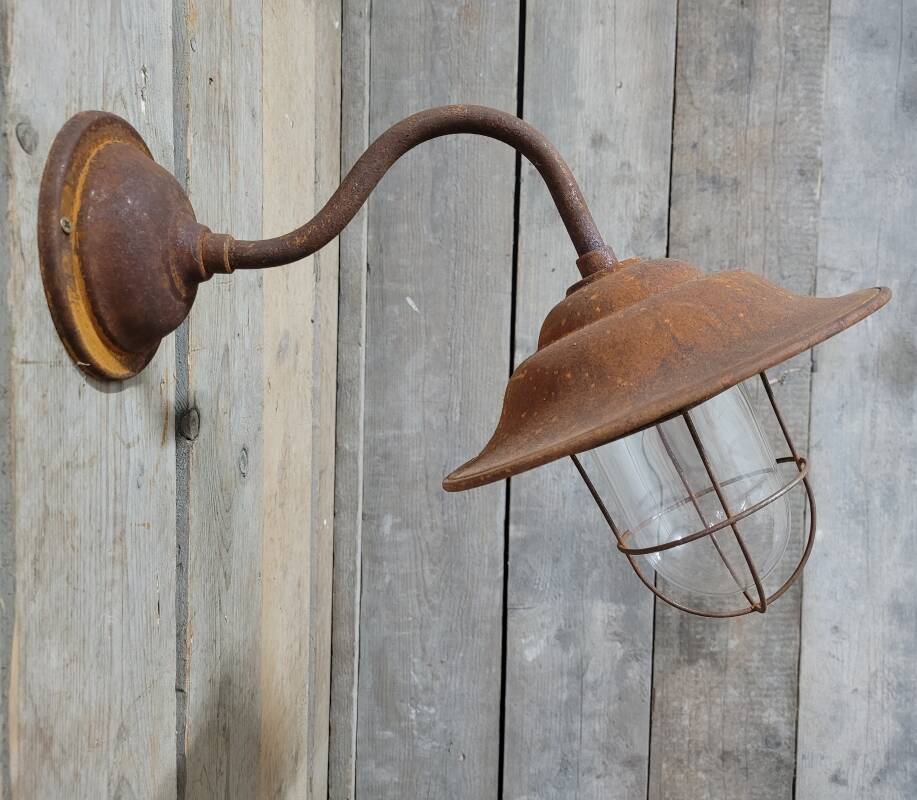 Applique murale French Rusty Barn Lamp