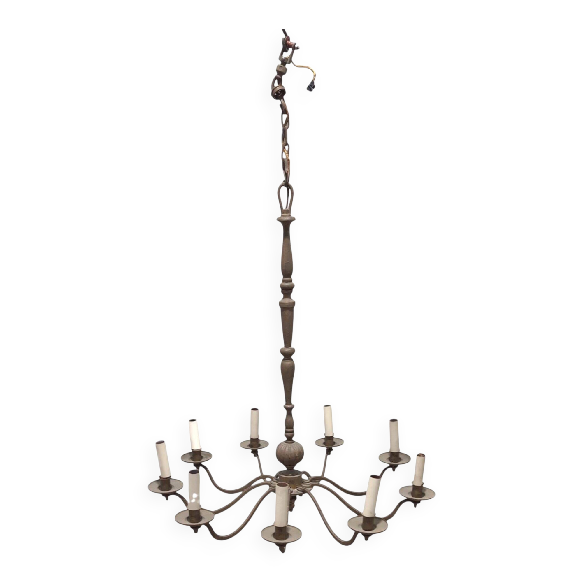 Vintage chandelier with 9 arms in gold metal – foliage decoration – Paris Baguès
