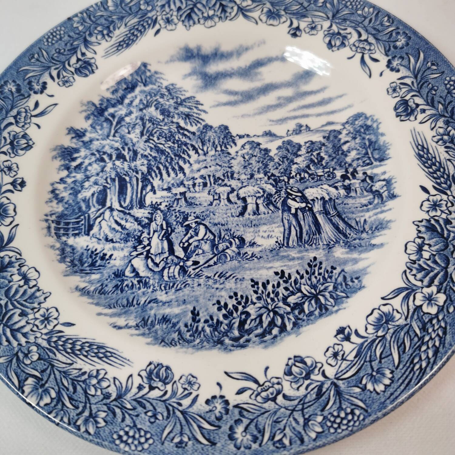Dinner plate 24 cm Churchill England