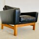 Fauteuil en cuir noir et chêne par Poul M.Volther, années 1960