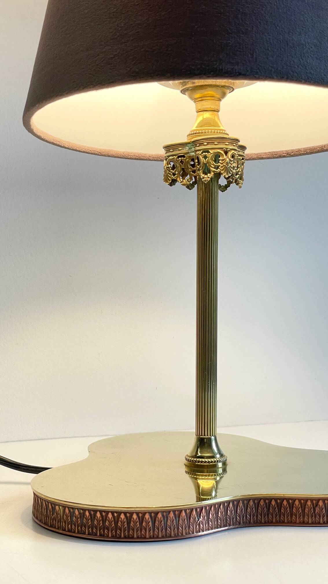 Solid brass vintage clover lamp
