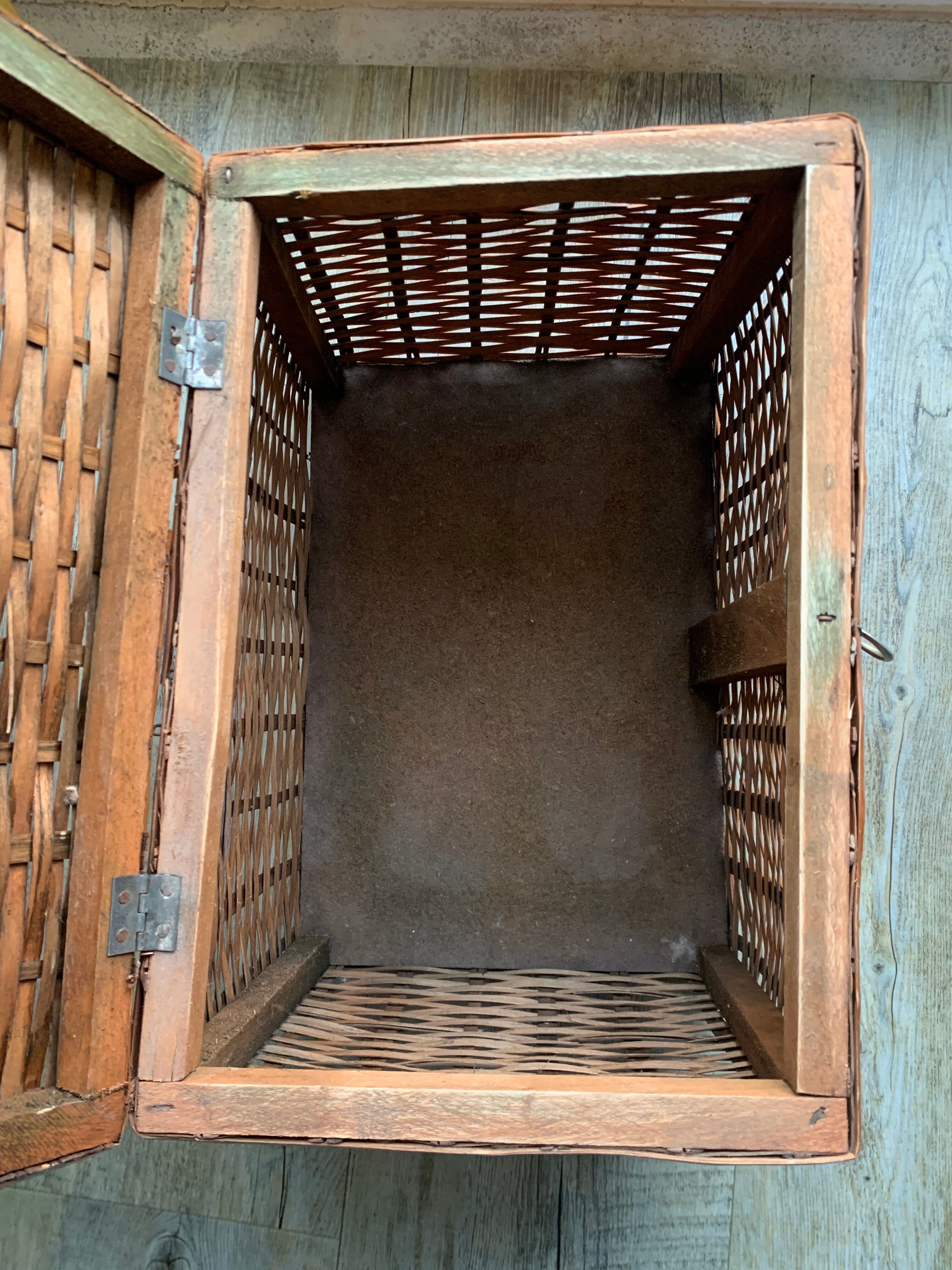 Small vintage wicker chest with clasp