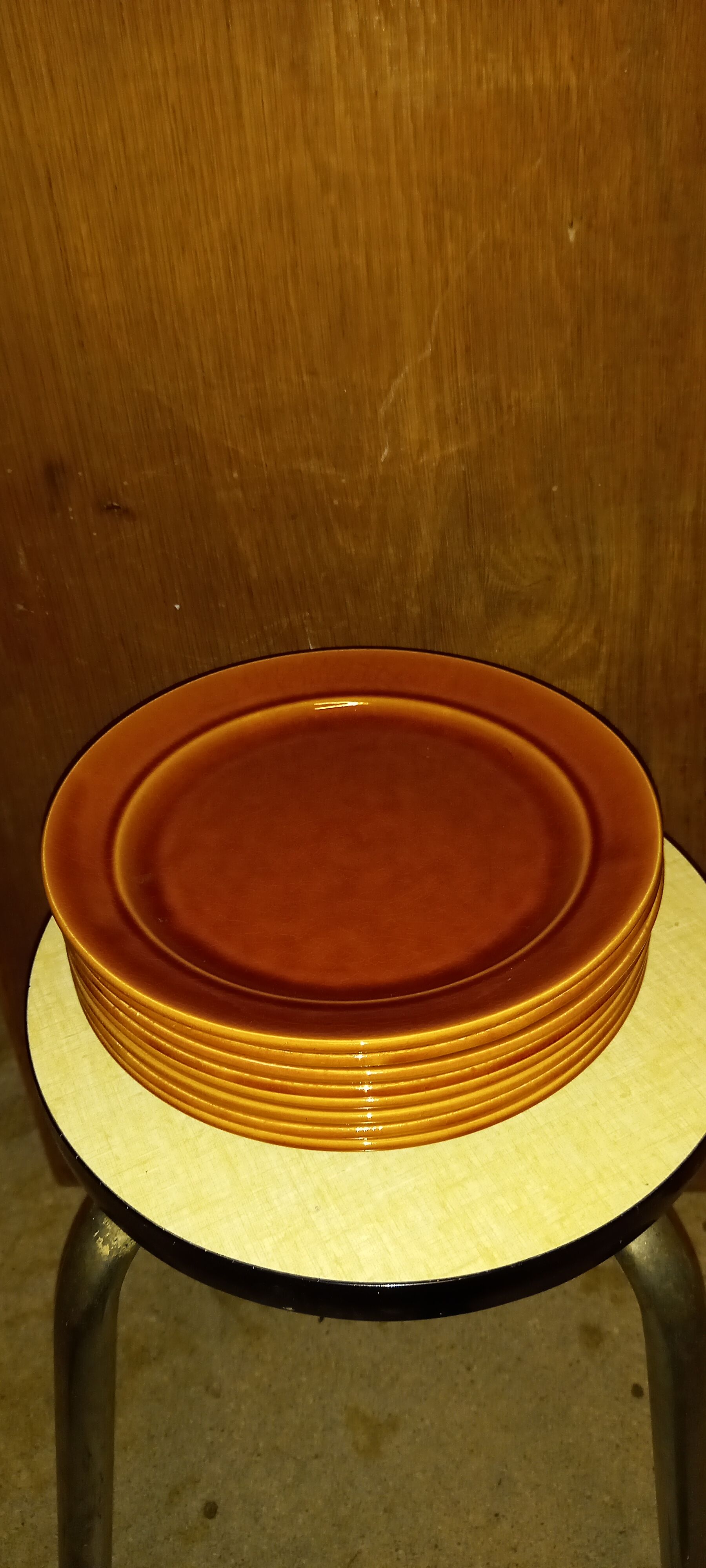 Earthenware plate