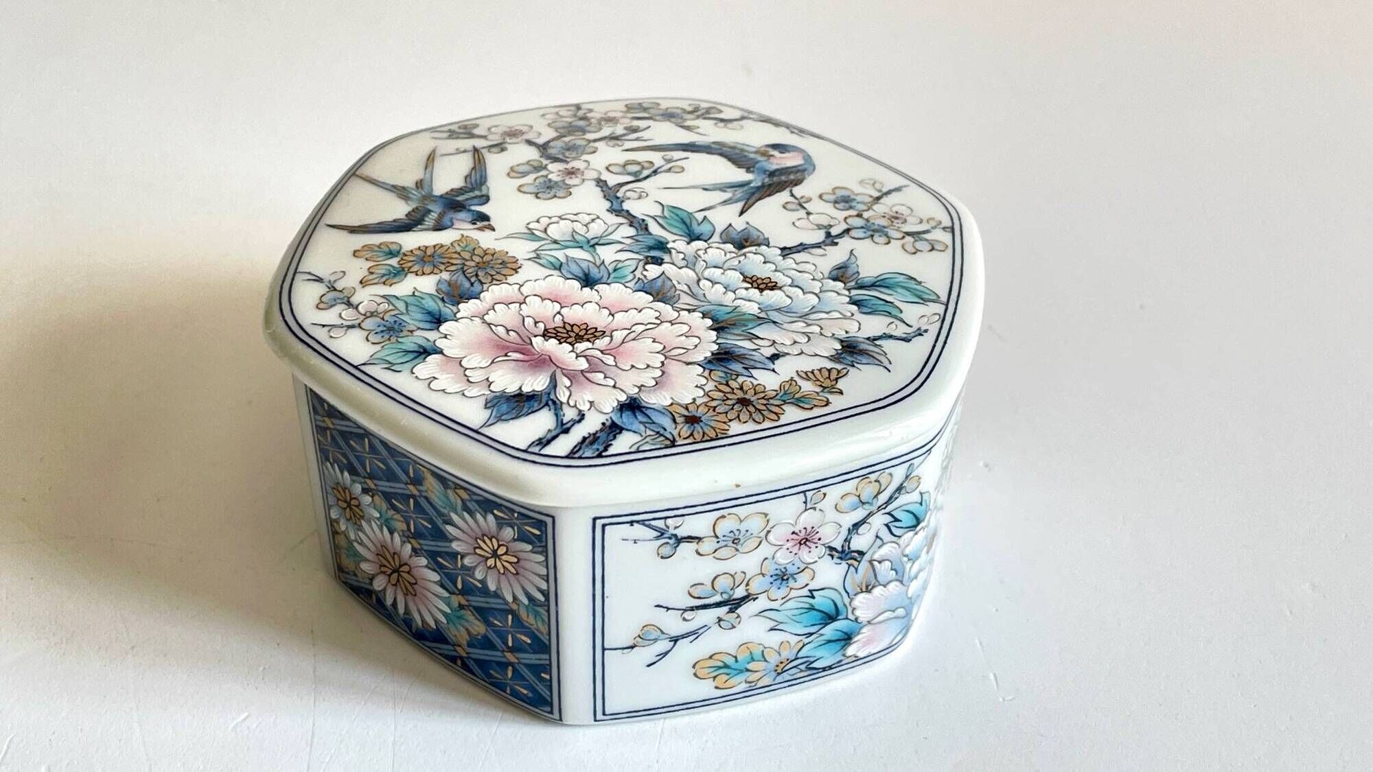 Ashtray porcelain japan