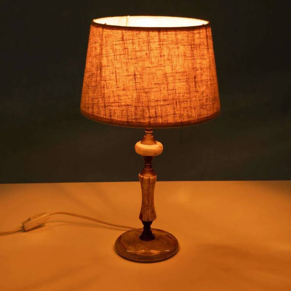 Chic hotel table lamp in onyx and brass, mid-century modern table lamp from the 70s.