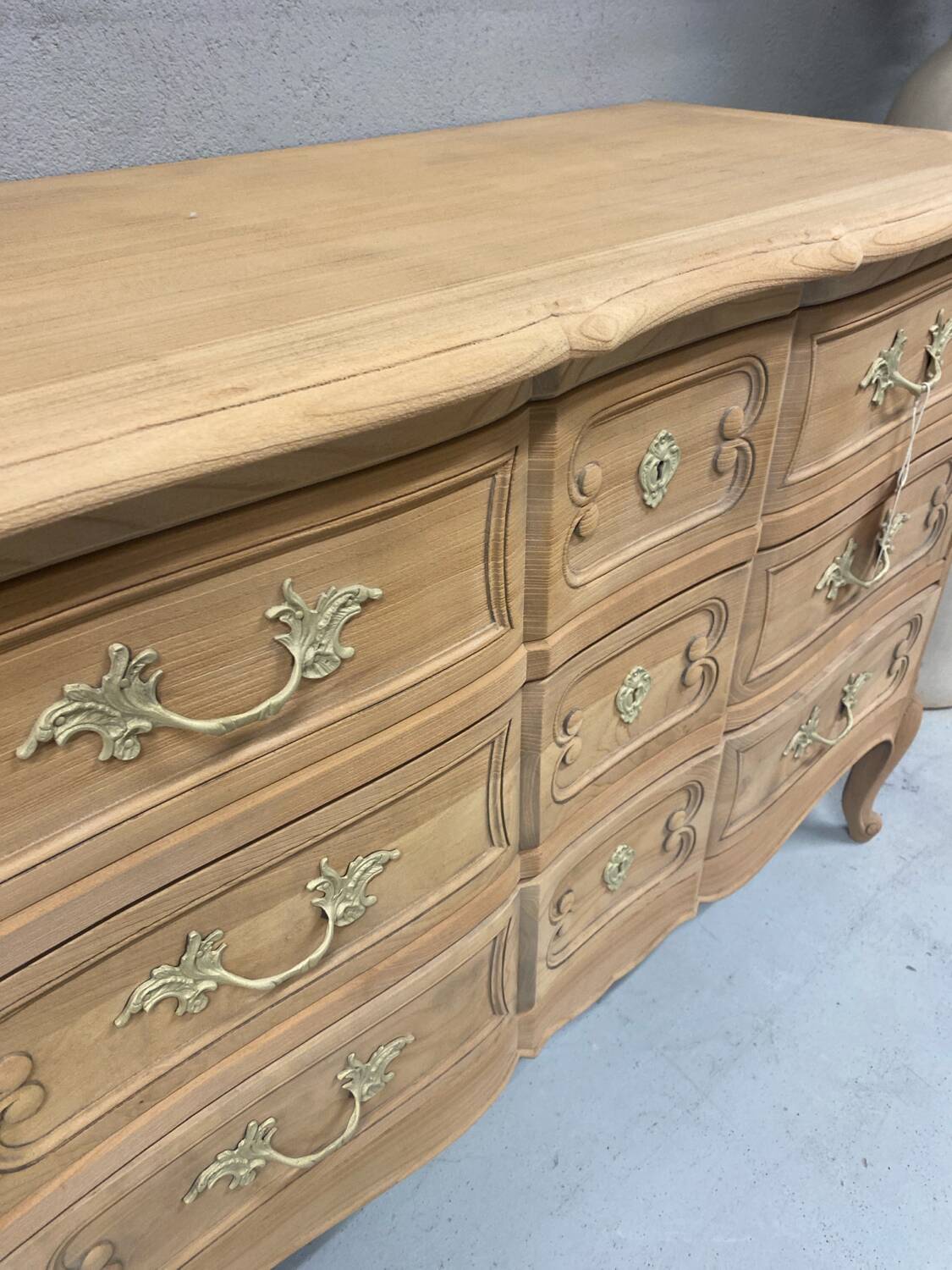 Commode Louis XV en bois brut