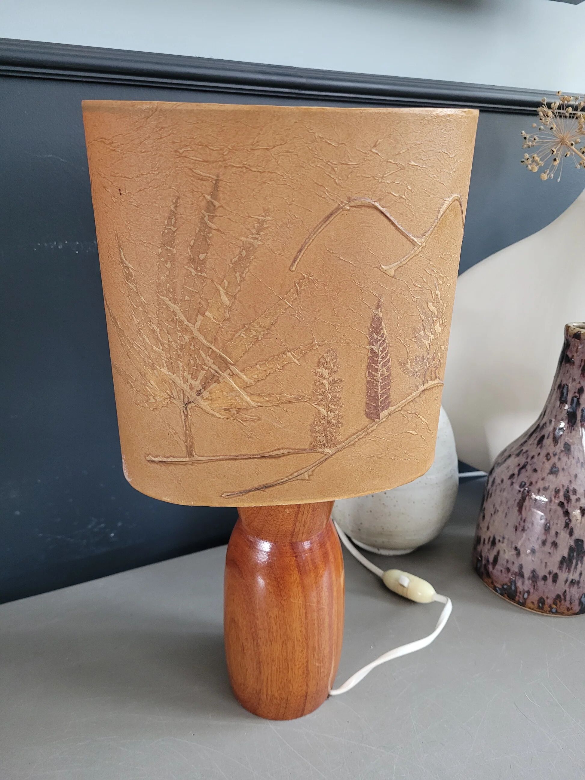 Table lamp with wooden base - dried flowers shade - Ref 1004