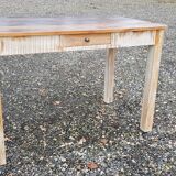 Kitchen dining table