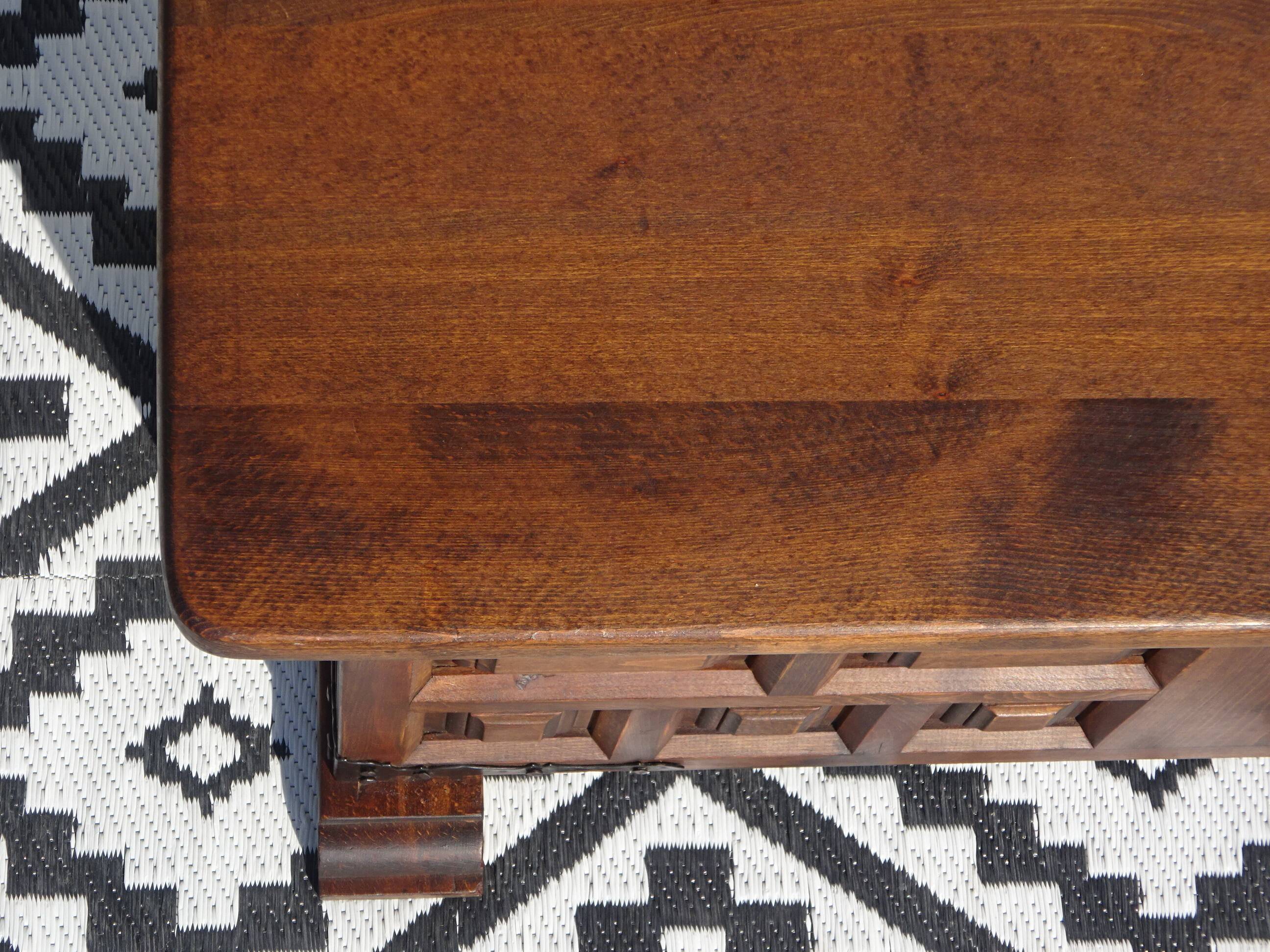 Tuscan chest in solid wood, Argudo Navarro, Spain