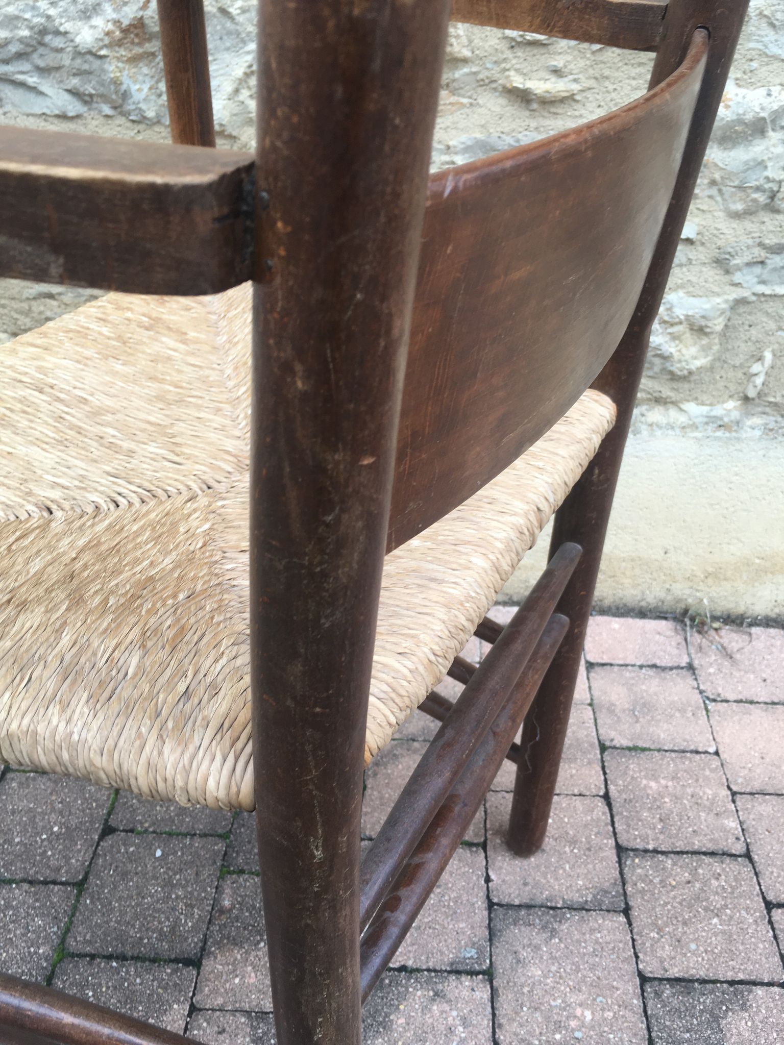 Fauteuil paillé rustique