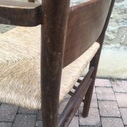 Fauteuil paillé rustique