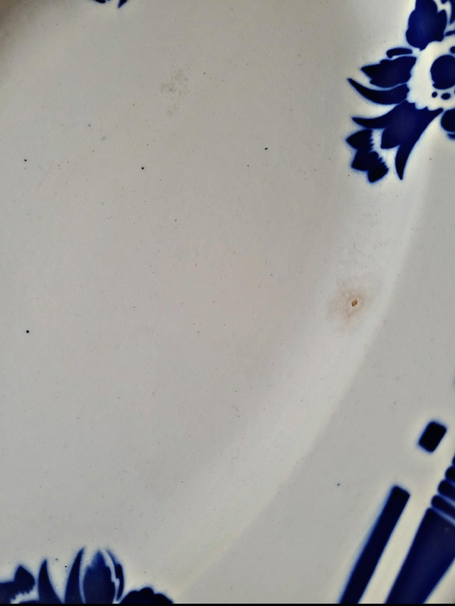 Badonviller dish model Alain, oval and round dish with blue flowers.