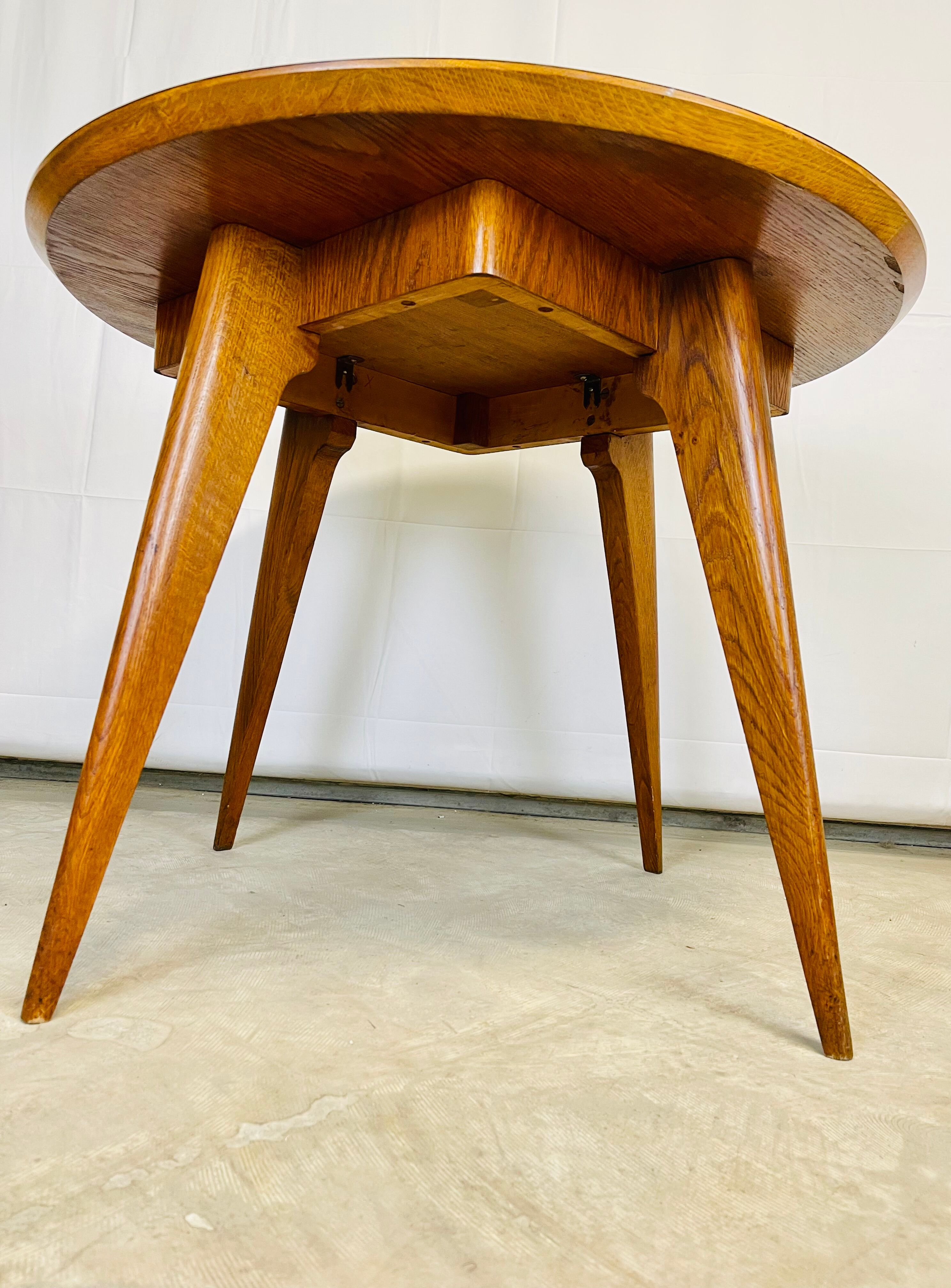 Table à manger des années 50