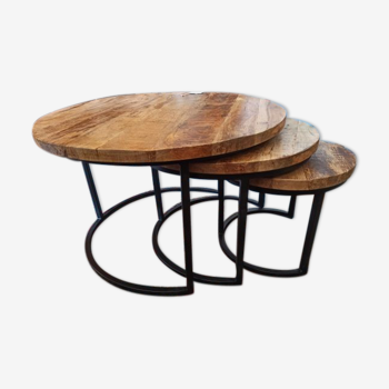 Suite de 3 tables gigognes en bois recyclé