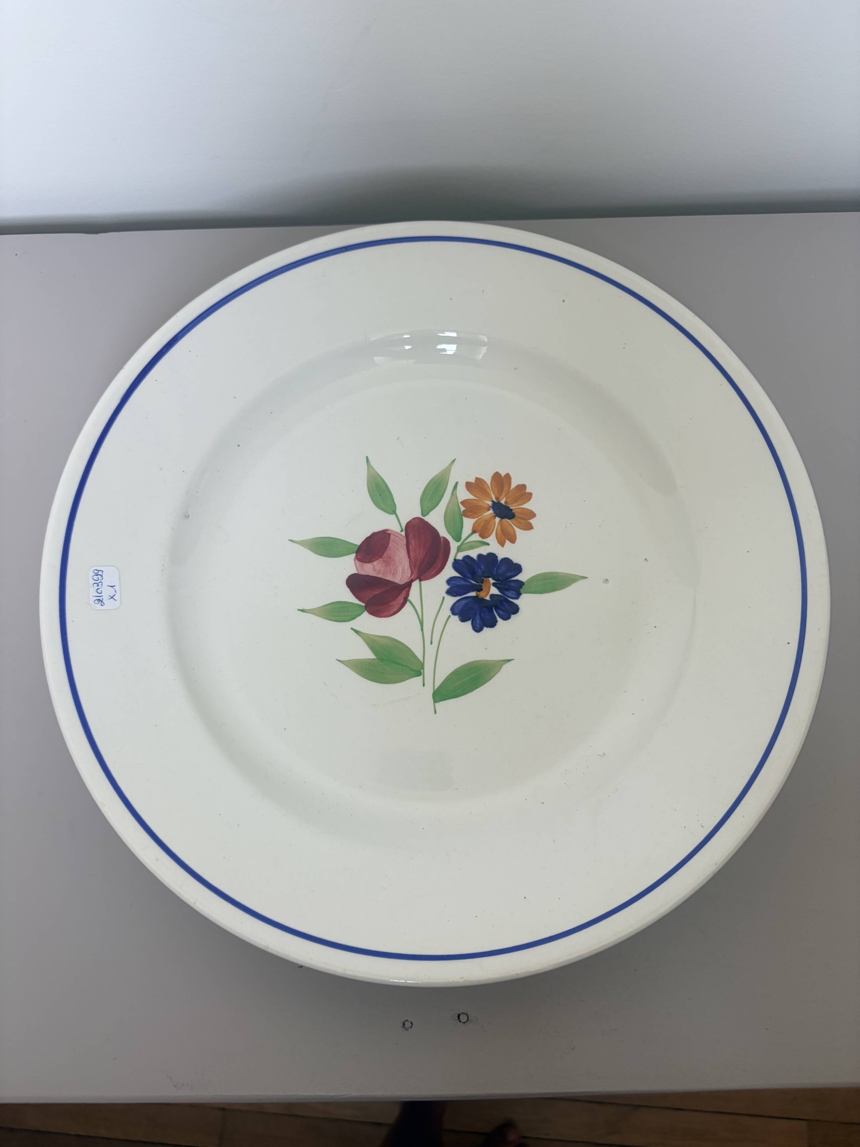 Serving dish round from the Badonviller factory 210399