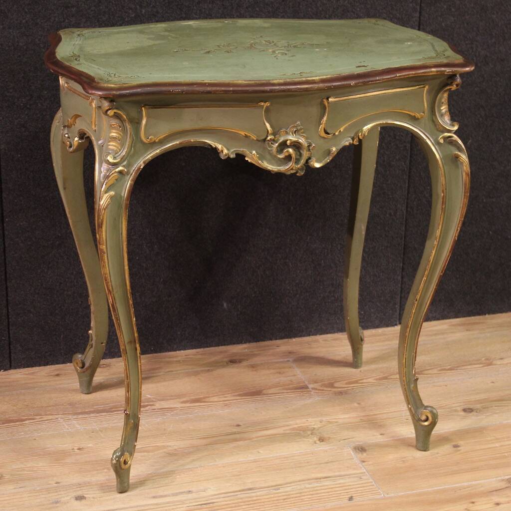 Elegant 20th century Venetian coffee table