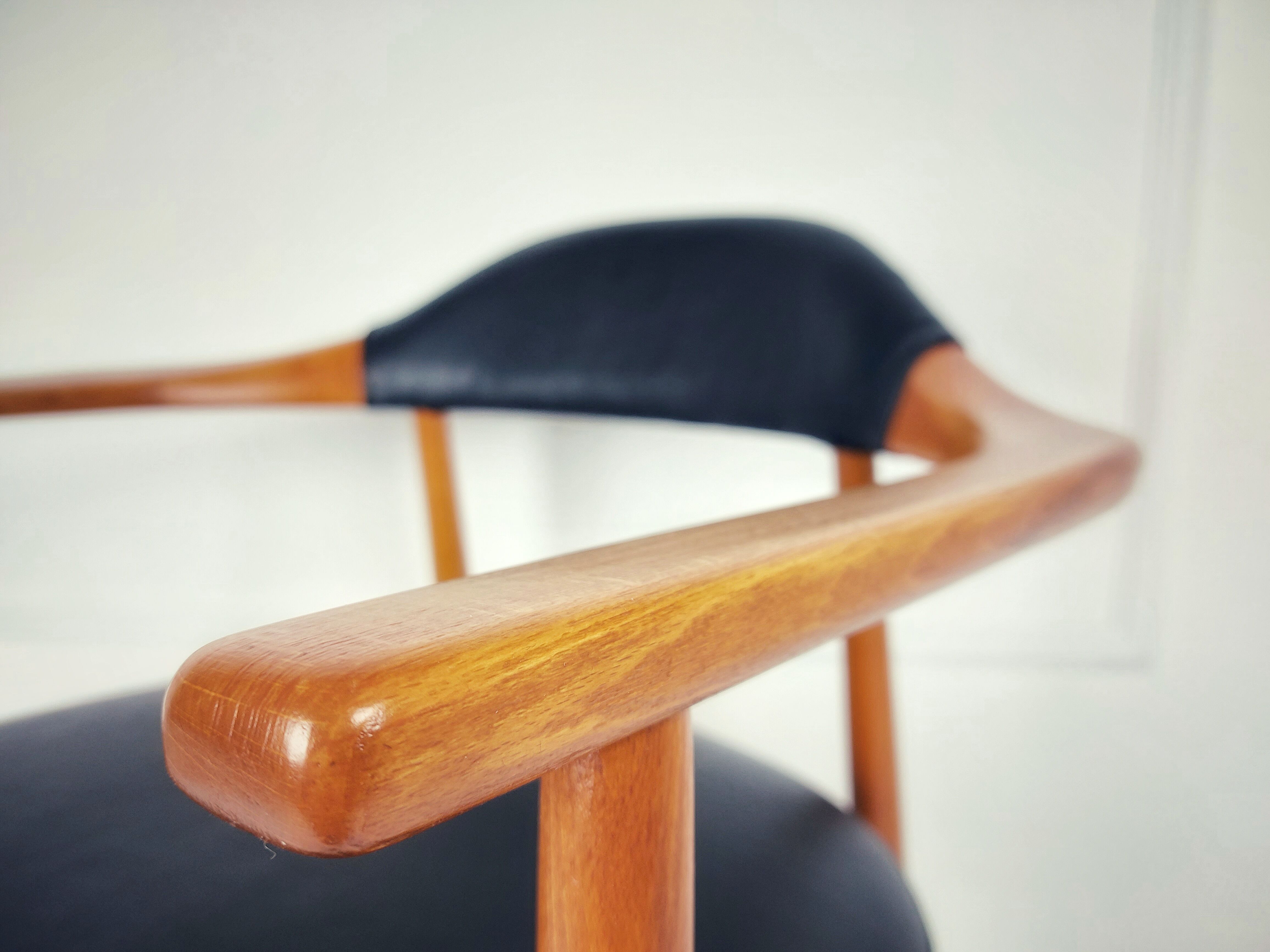 Scandinavian office chair