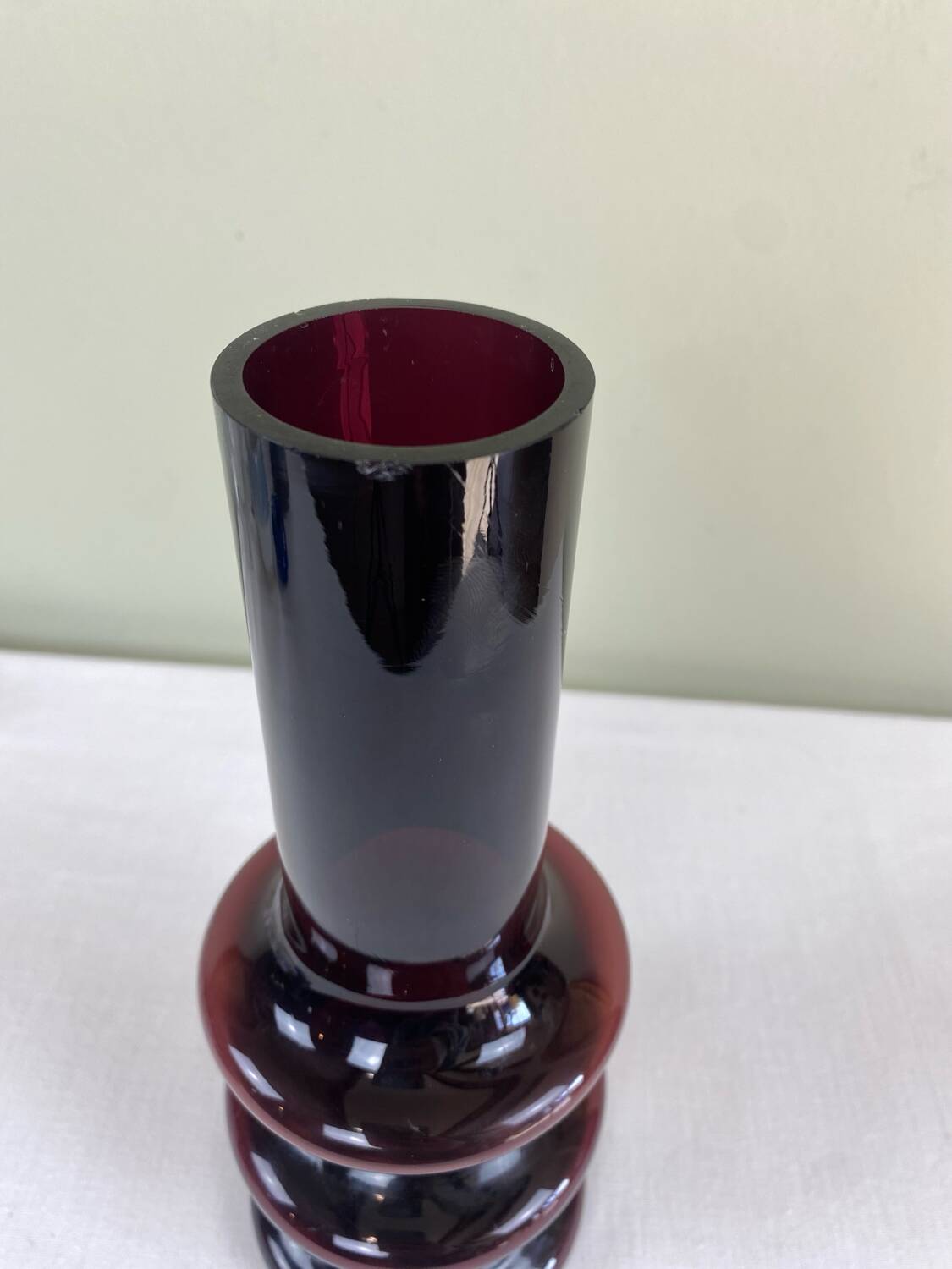 Vintage design glass vase