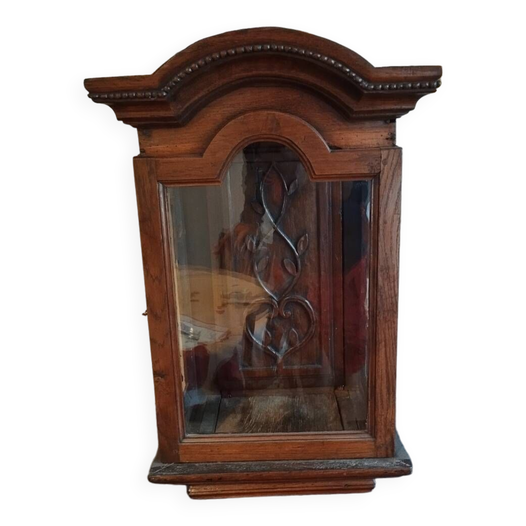 Late 19th Antique Showcase