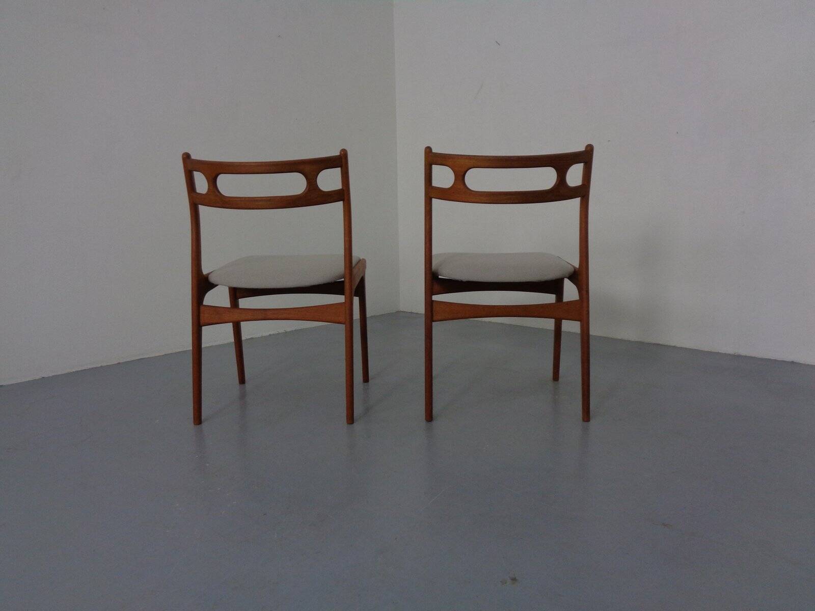 Model 138 Teak & Kvadrat Hallingdal Dining Chairs by Johannes Andersen for Uldum Møbelfabrik, Denmark, 1960s, Set of 2