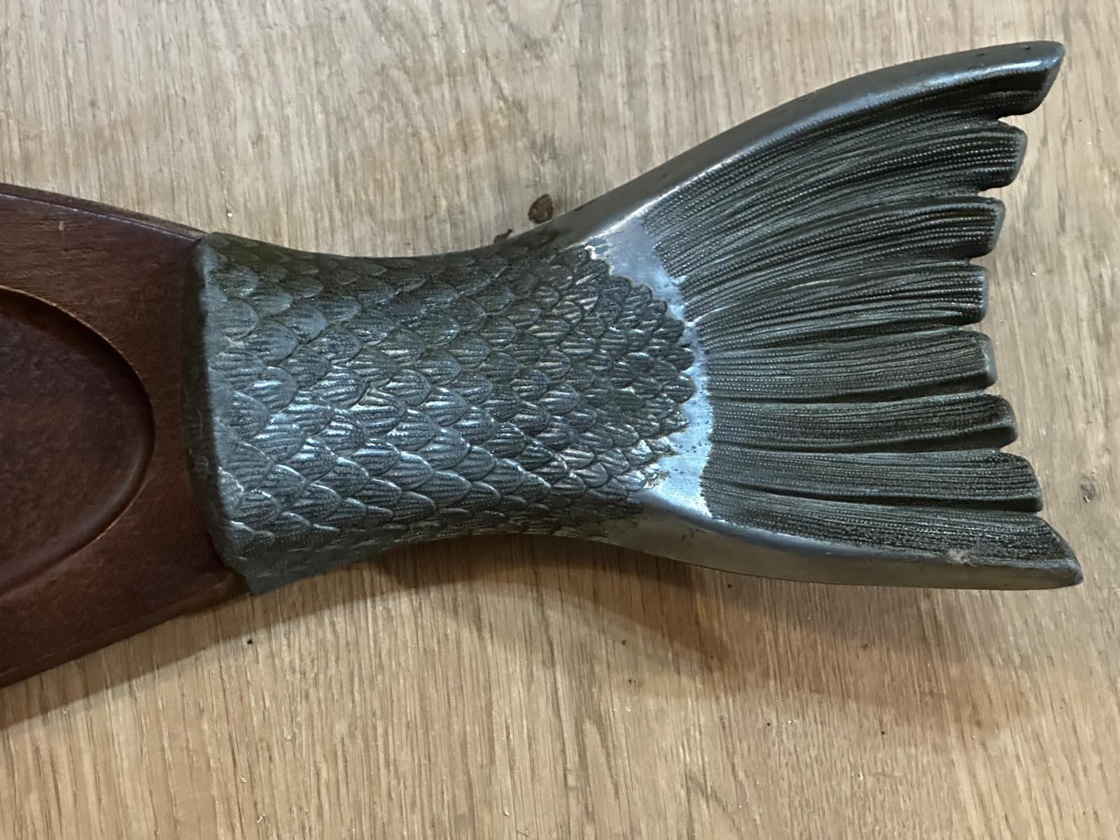 Plat poisson vintage bois et Métal– plateau de service saumon/truite –