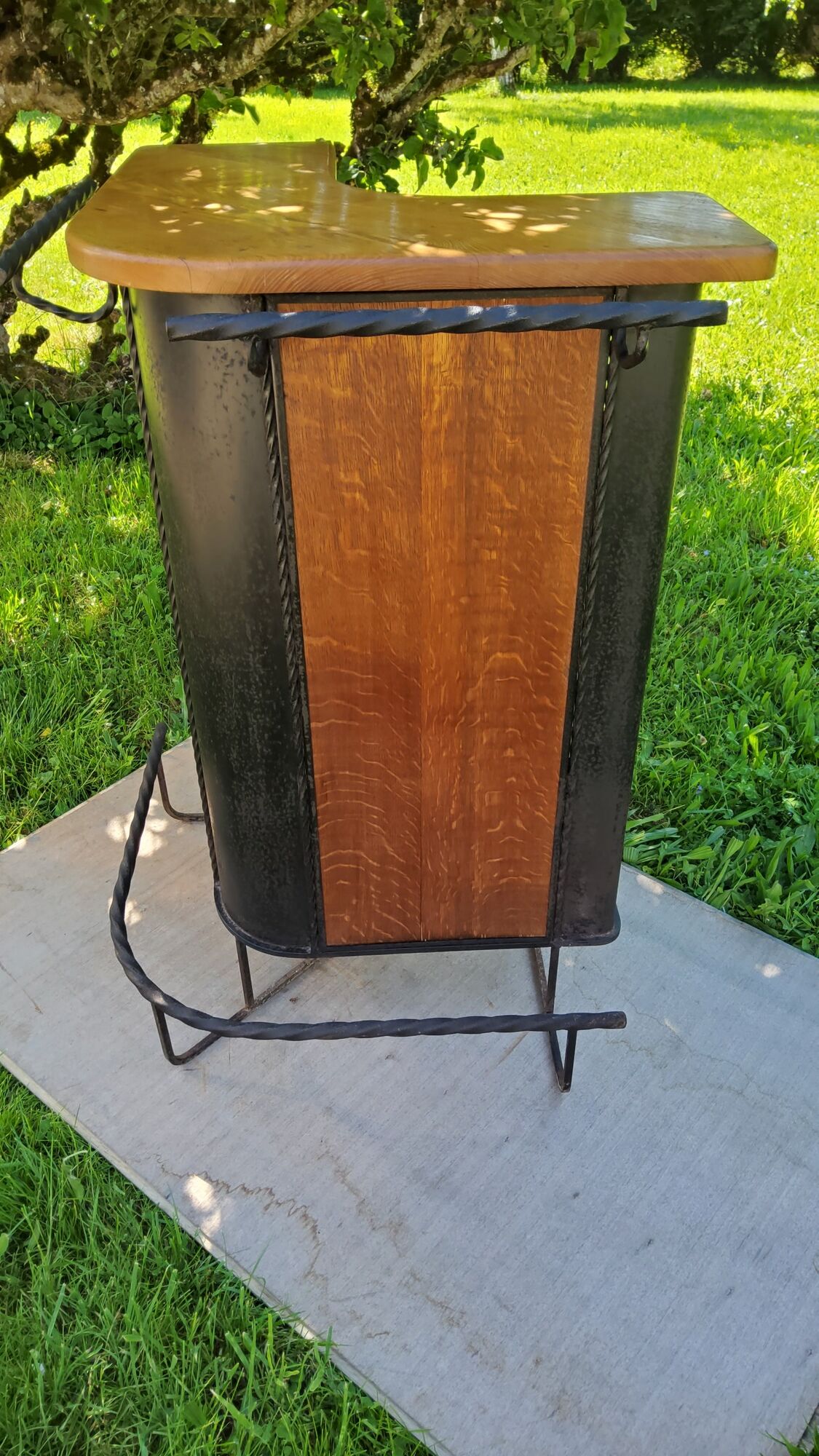 Bar from the 50s/60s in solid blond oak and black metal