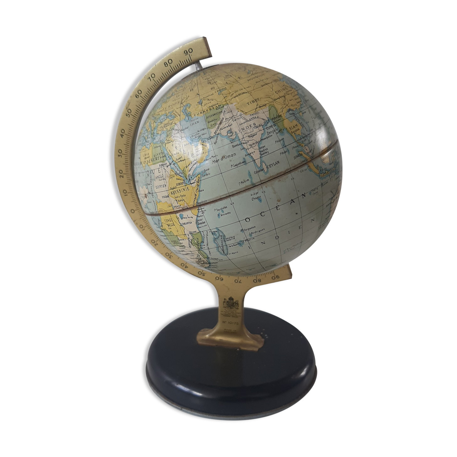 Globe terrestre en métal ancien