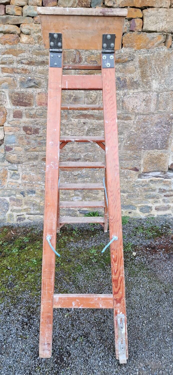 Escabeau en bois à 7 marches