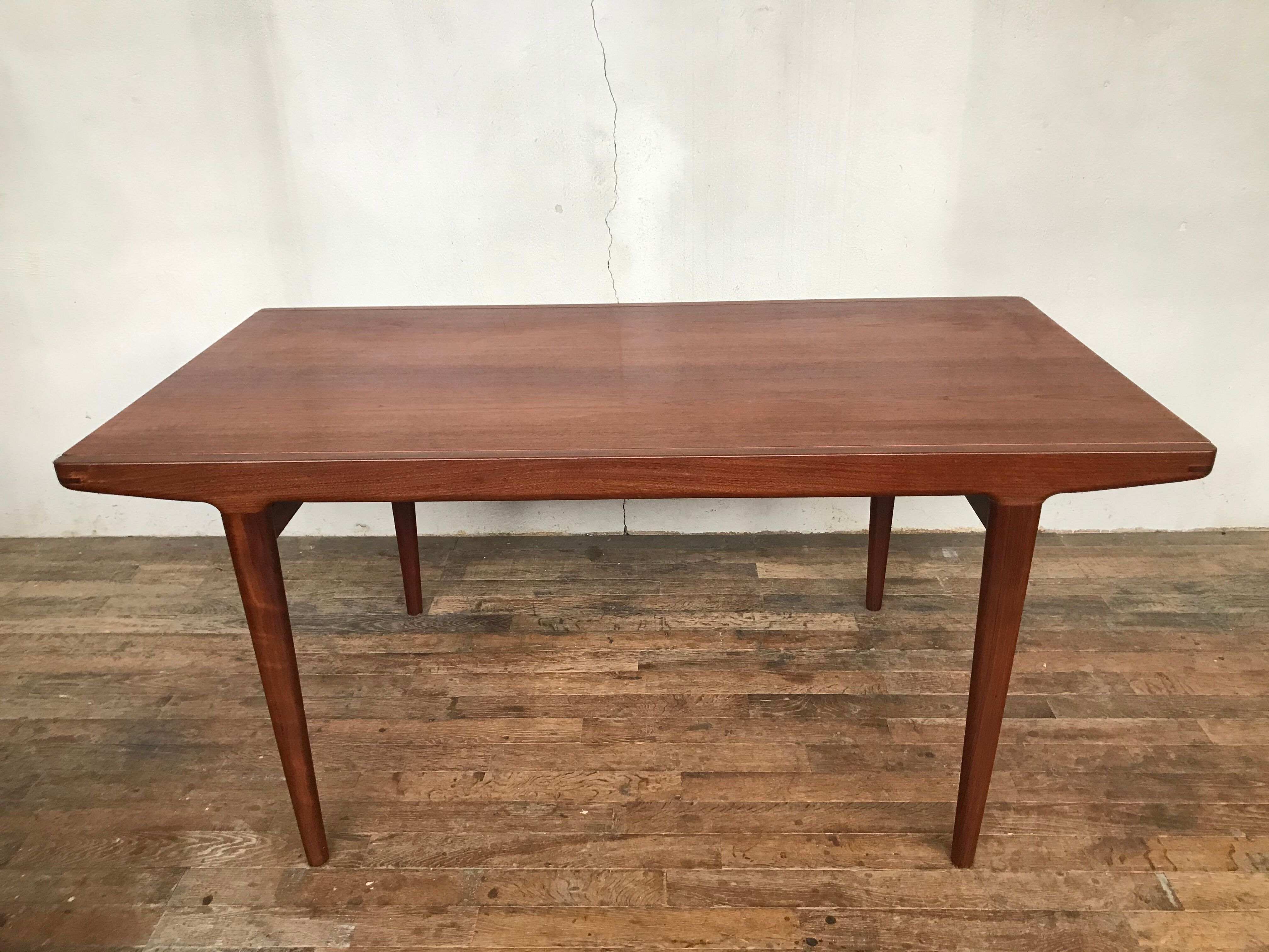 Authentic Scandinavian table teak design1950 1960 feet spindles