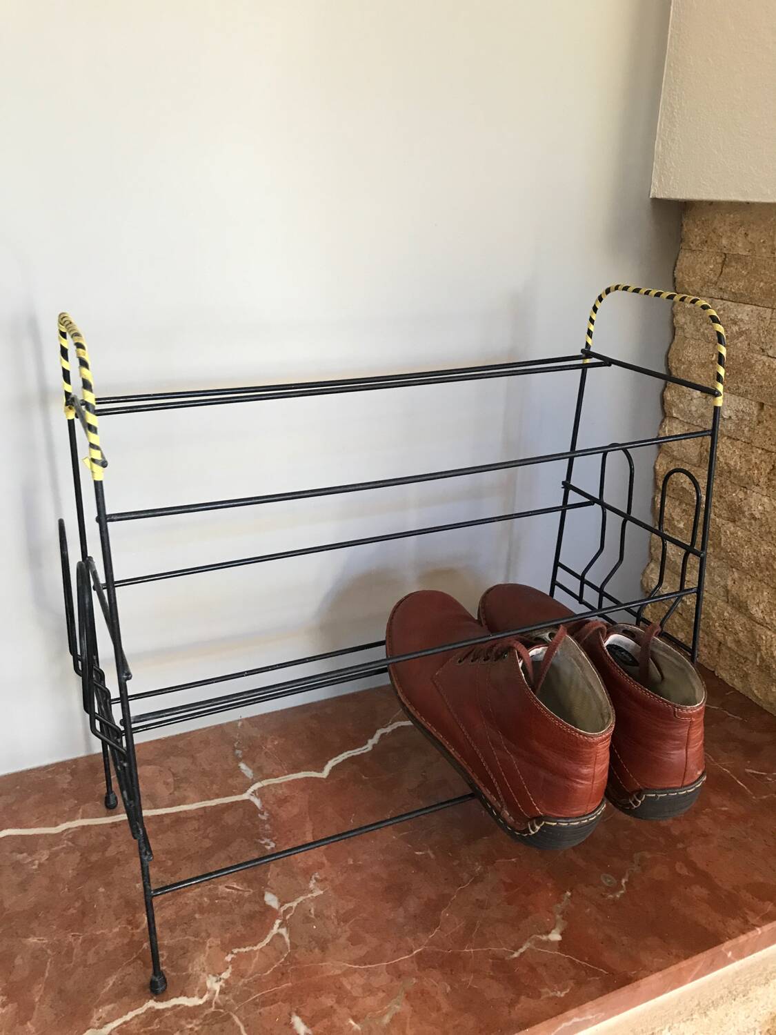 Scoubidou vintage shoe rack