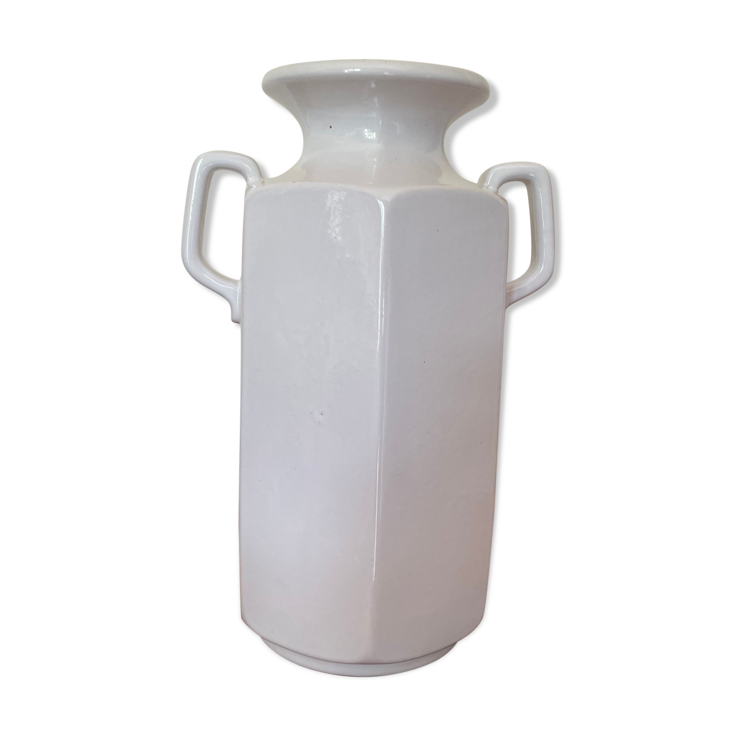 White ceramic ansé vase