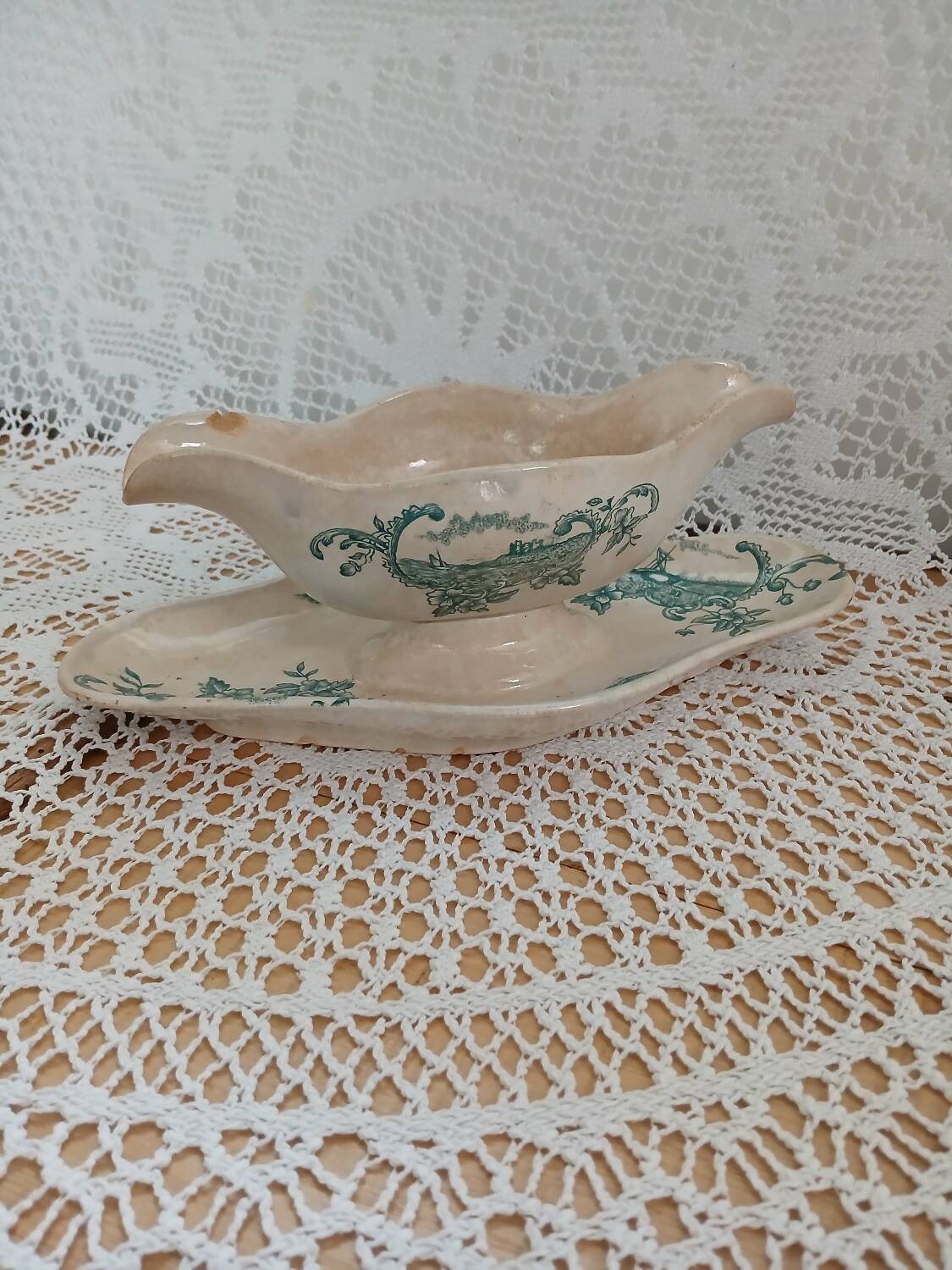 Saucière ancienne en Terre de fer