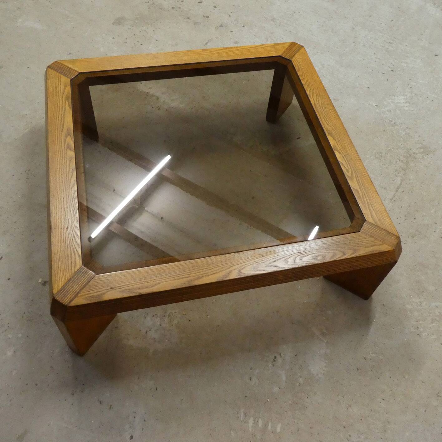grande table basse en chêne et verre fume, 1970